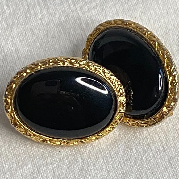 Lisa Earrings Gold Tone Trim Black Oval Cabochon Clip On - Picture 2 of 7